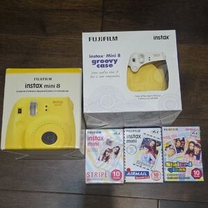 Fujifilm Instax Mini 8 in Bright Yellow with Accessories